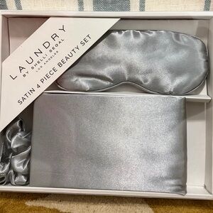 Laundry by Shelli Segal Silver Satin Set